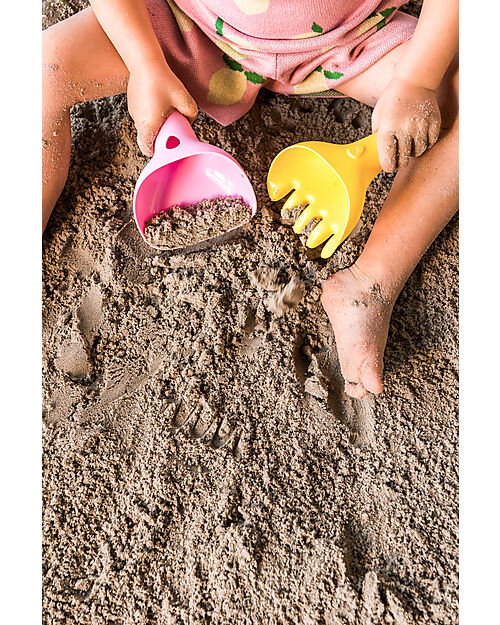 Quut Raki - Gardening Rake and Beach Scoop - Banana Pink Beach Toys