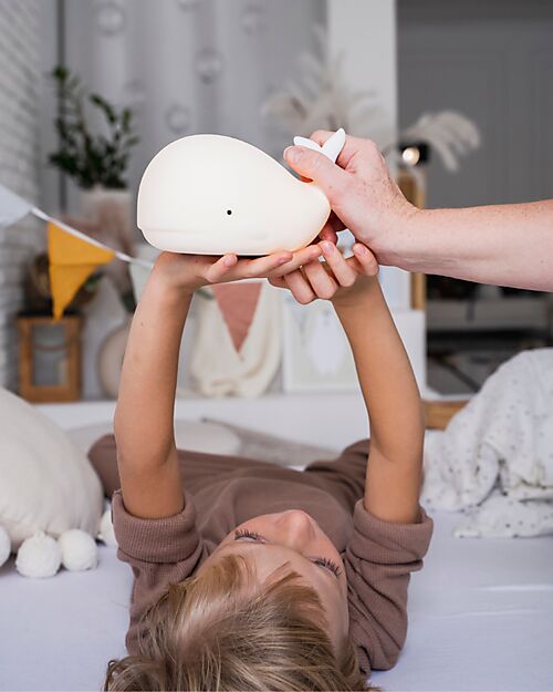 Rabbit & Friends Silicone Whale Lamp - White - Remote Control Nightlights