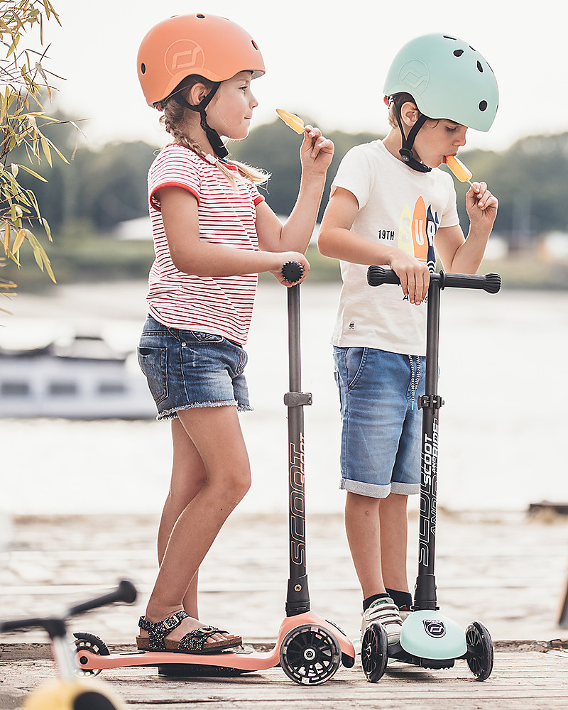 scoot and ride foldable kids scooter highwaykick 3 led kiwi 3 6 years old unisex bambini