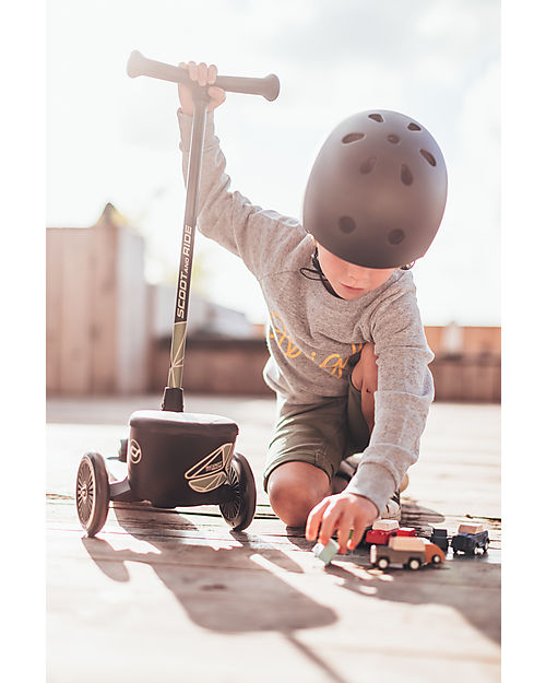 Scoot and Ride HWK2 Lifestyle Kids Scooter - Green Lines - 2 to 5 years - Up to 50kg! Scooters