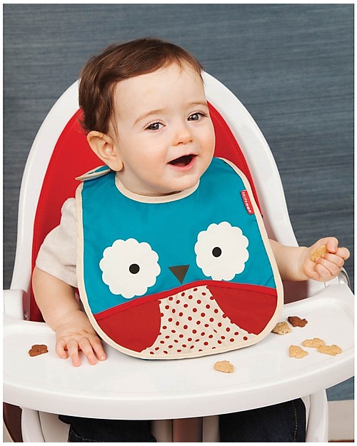 Skip Hop Zoo Tuck-Away Bib with Pocket, Owl - Water-resistant, easy to store when dirty! Waterproof Bibs
