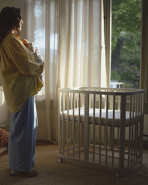 Stokke Nighti Mini Evolutive Crib - Vanilla White - Beech Wood Cots and Cotbeds