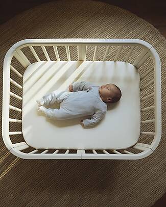 Stokke Nighti Mini Evolutive Crib - Vanilla White - Beech Wood Cots and Cotbeds