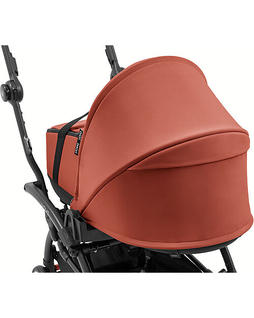 Stokke YOYO5 Stroller Frame - Black + Newborn Pack 0+ - Berry Pushchairs