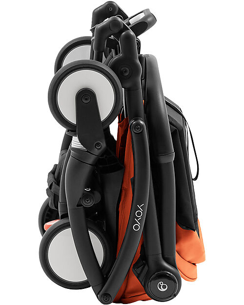 Stokke YOYO5 Stroller Frame - Black + Newborn Pack 0+ - Peach Pushchairs