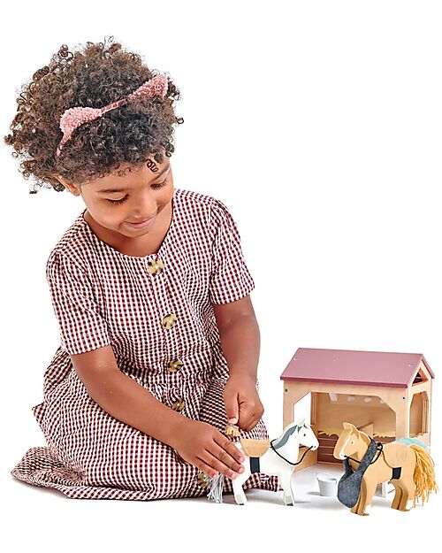 Tender Leaf Stable Set with Two Horses - Wood - Sustainable Toy Wooden Animals