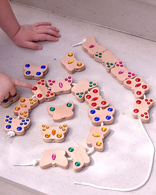 tickit FSC Beech Wood Threading Jewelry Set - Butterfly - 20 Pieces - 5.5 x 3,7 cm - +3 Years Wooden Stacking Toys