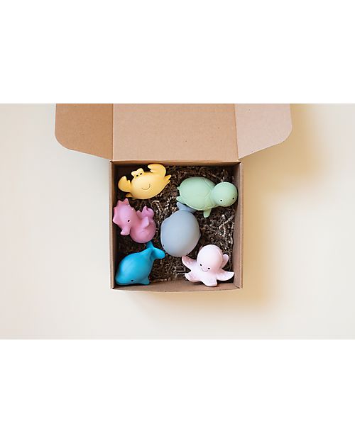 Tikiri 3-in-1 Rattle, Teether, Bath Toy - Crab, Ocean Buddies, Gift Box - 100% Natural Rubber Bath Toys