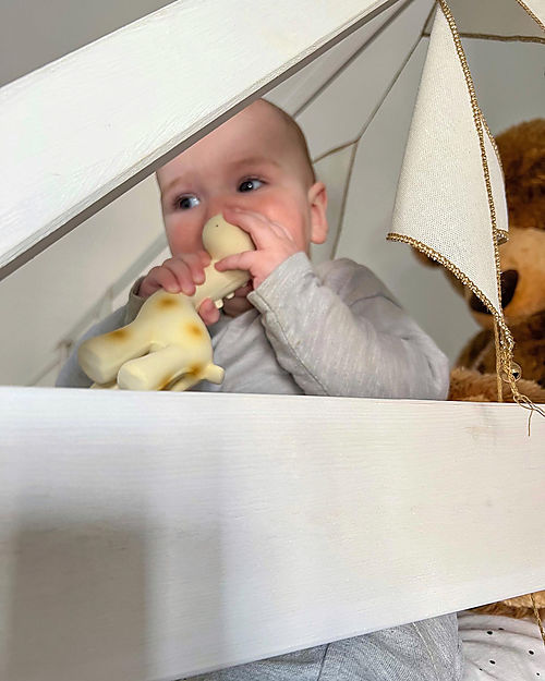 Tikiri 3-in-1 Rattle, Teether, Bath Toy - Giraffe, My First Zoo - 100% Natural Rubber Bath Toys