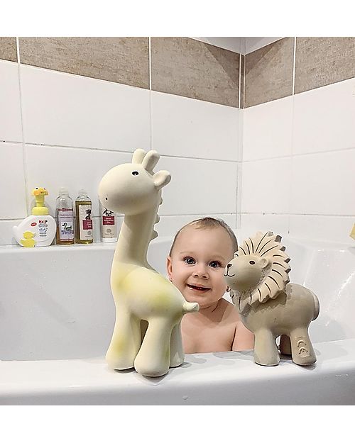 Tikiri 3-in-1 Rattle, Teether, Bath Toy - Giraffe, My First Zoo - Gift Box - 100% Natural Rubber Bath Toys