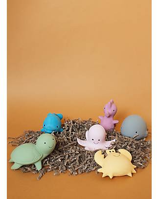 Tikiri 3-in-1 Rattle, Teether, Bath Toy - Turtle, Ocean Buddies, Gift Box - 100% Natural Rubber Bath Toys