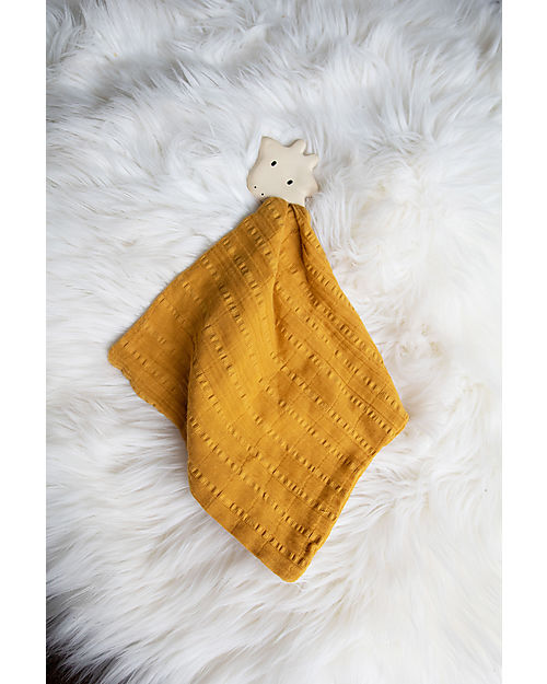 Tikiri Giraffe Comforter with Rubber Teether, Yellow - Natural Rubber and Organic Cotton Doudou & Comforters