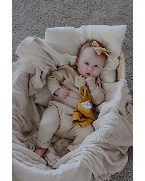 Tikiri Giraffe Comforter with Rubber Teether, Yellow - Natural Rubber and Organic Cotton Doudou & Comforters