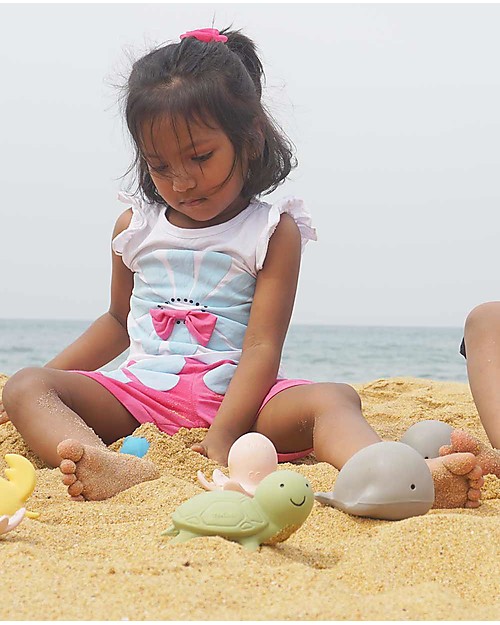 Tikiri Ocean Buddies - Turtle - 3-in-1 Rattle, Teether, Bath Toy - 100% Natural Rubber Bath Toys