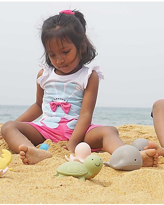 Tikiri Ocean Buddies - Turtle - 3-in-1 Rattle, Teether, Bath Toy - 100% Natural Rubber Bath Toys
