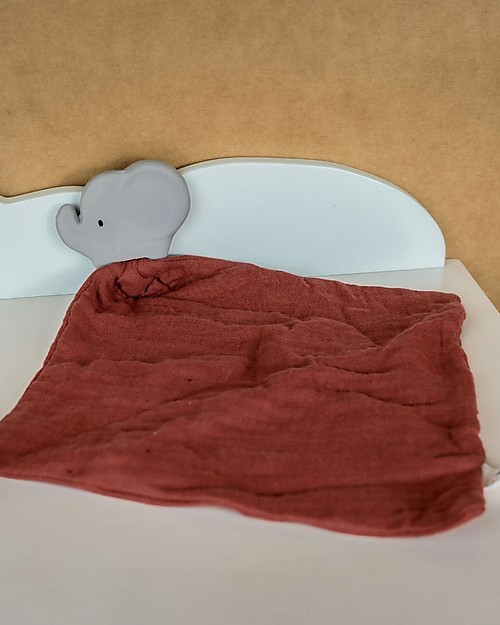 Tikiri Safari Doudou Comforter - Elephant - Red Barn Muslin - Natural Rubber Teether Doudou & Comforters