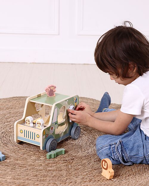 Tooky Toy Wooden Shape Sorting Game - Animal Jeep - 26 x 16.3 x 17.7 cm - From 18 Months Wooden Stacking Toys