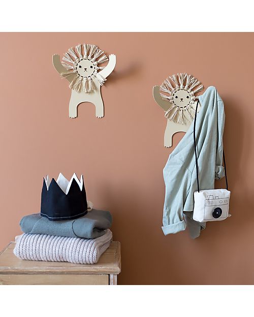 Tresxics Plain Coat Rack Lion - Soft Yellow -  Recycled Steel and Natural Fiber Hangers