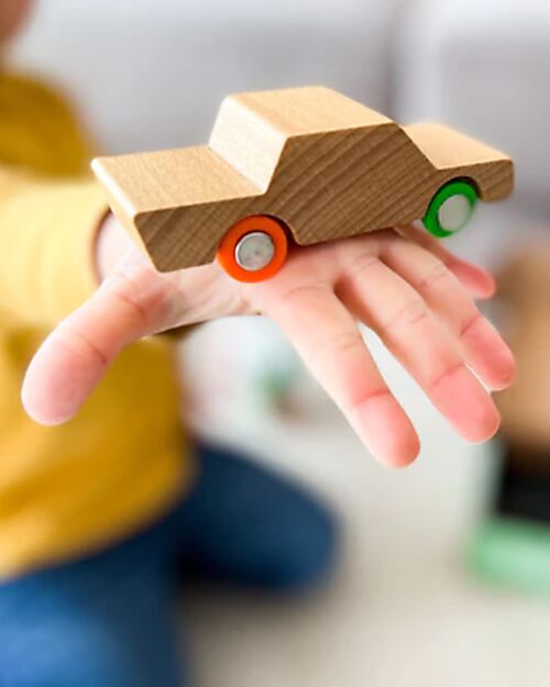 Waytoplay Flexible Track for Toy Cars - 24 pieces and 1 Toy Car - It Adapts to Every Surface! Wooden Toy Cars, Trains & Trucks