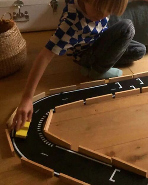 Waytoplay Flexible Track for Toy Cars - Circuit Paul Ricard - 24 Pieces Wooden Toy Cars, Trains & Trucks