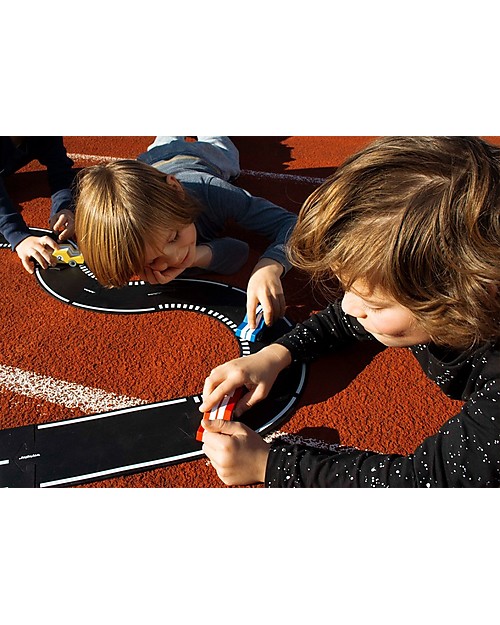 Waytoplay Waytoplay Flexible Cars Track,  Grand Prix, 24 pieces - Suitable for all surfaces! Wooden Toy Cars, Trains & Trucks